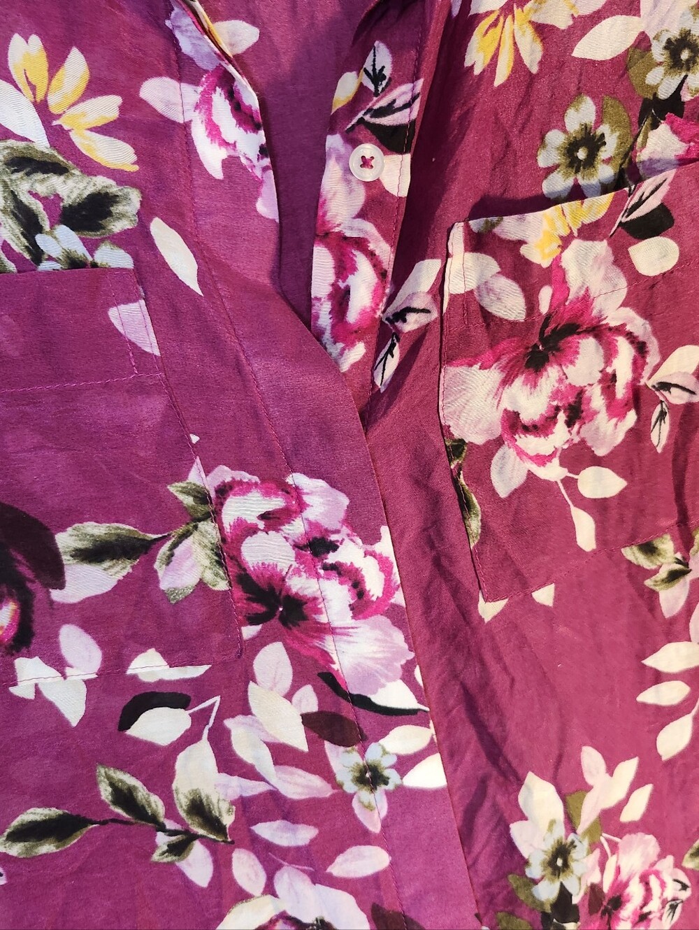 White House Black Market Floral Button-Front Blouse in Magenta Cotton/silk - Picture 3 of 8